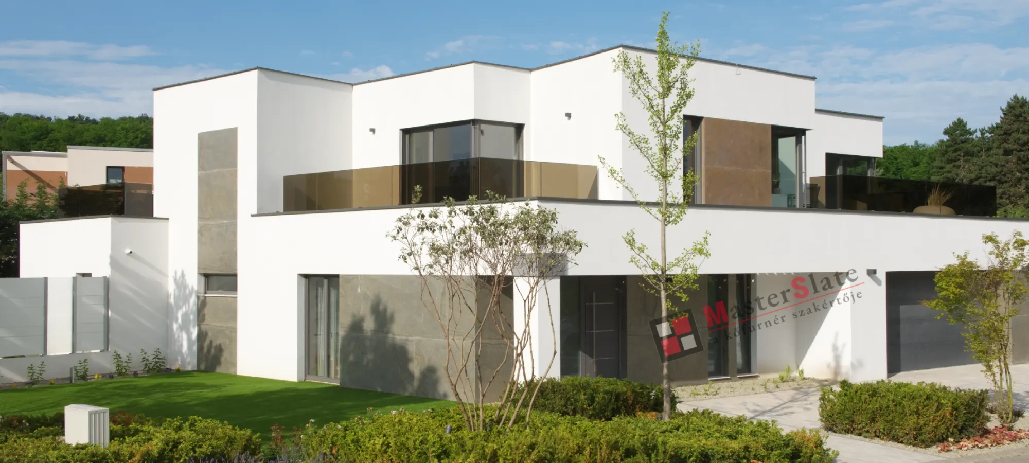 Kőfurnér burkolatú modern villa