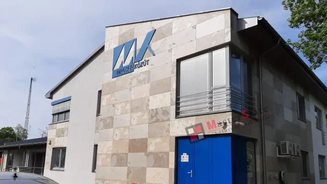 Kültéri homlokzat burkolás